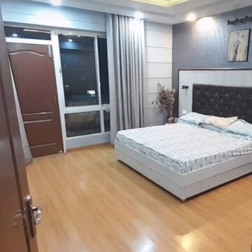 Bedroom in 2 BHK Apartment at Juhu – for Rent
