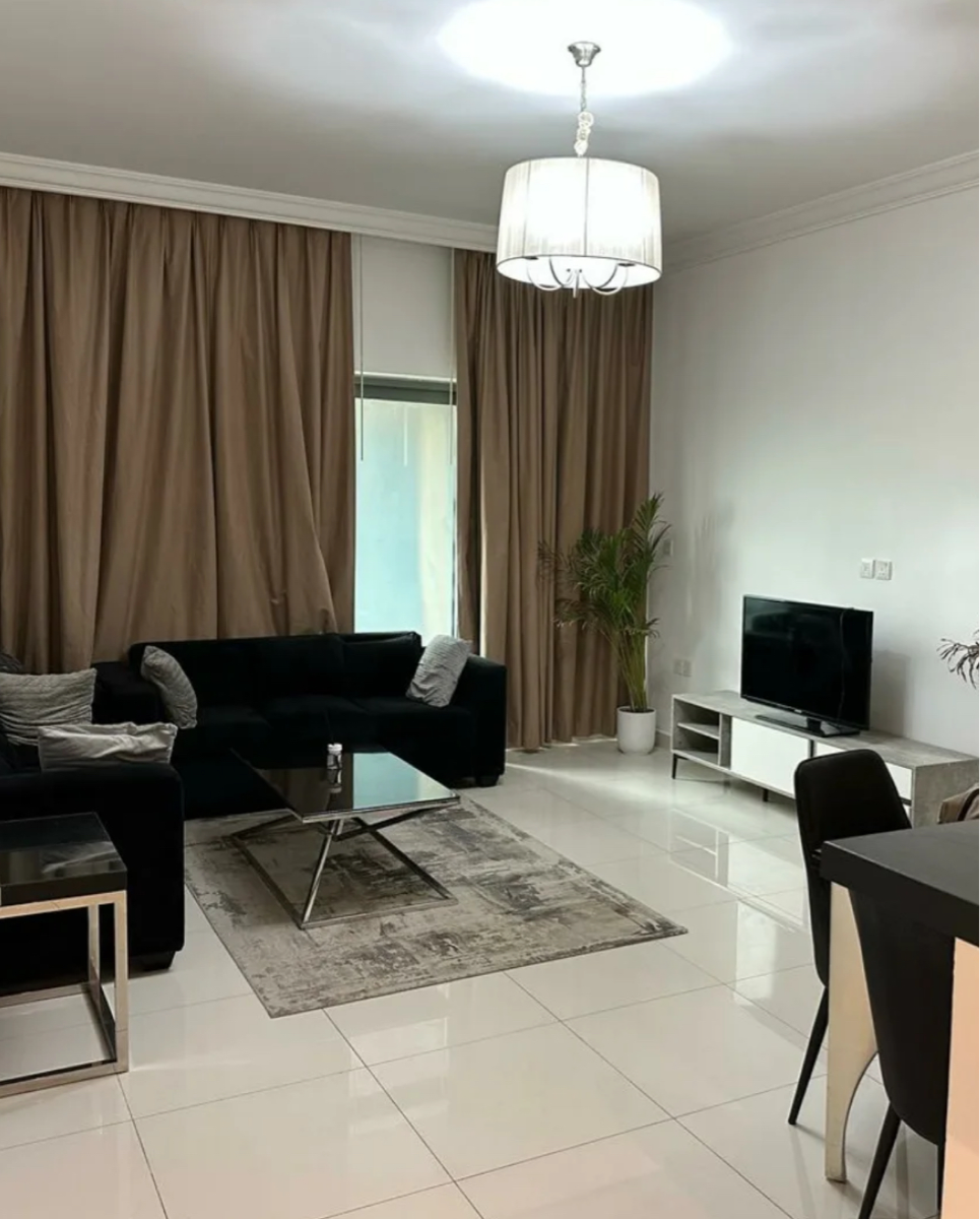 2 BHK Apartment For Rent in Juhu Circle 