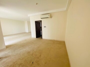Room in 3 BHK Apartment at Experion Windchants, Sector 112 – for Rent