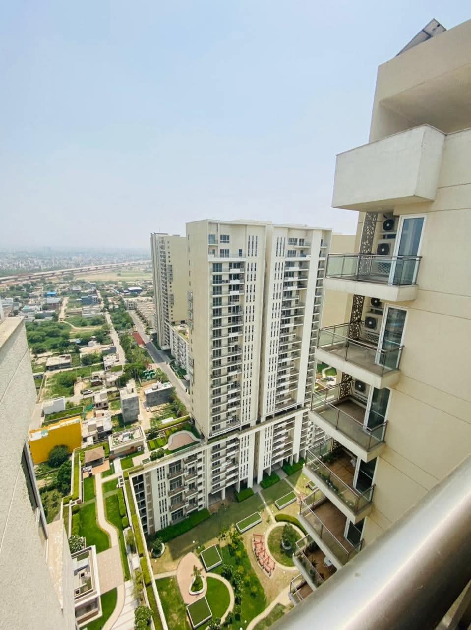 3 BHK + Pooja Room,Servant Room,Extra Room 3700 Sq.Ft. Apartment in Experion Windchants