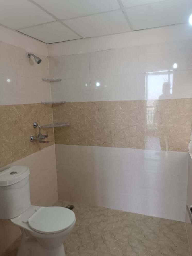 Bathroom, amrapali-golf-homes 2 Bedroom 835 Sq.Ft. Apartment In Sector 4 Greater Noida Greater Noida 8876664