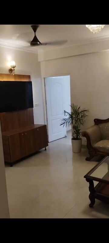 Furnished Amenities in 4 BHK Apartment at Sector 21c – for Rent