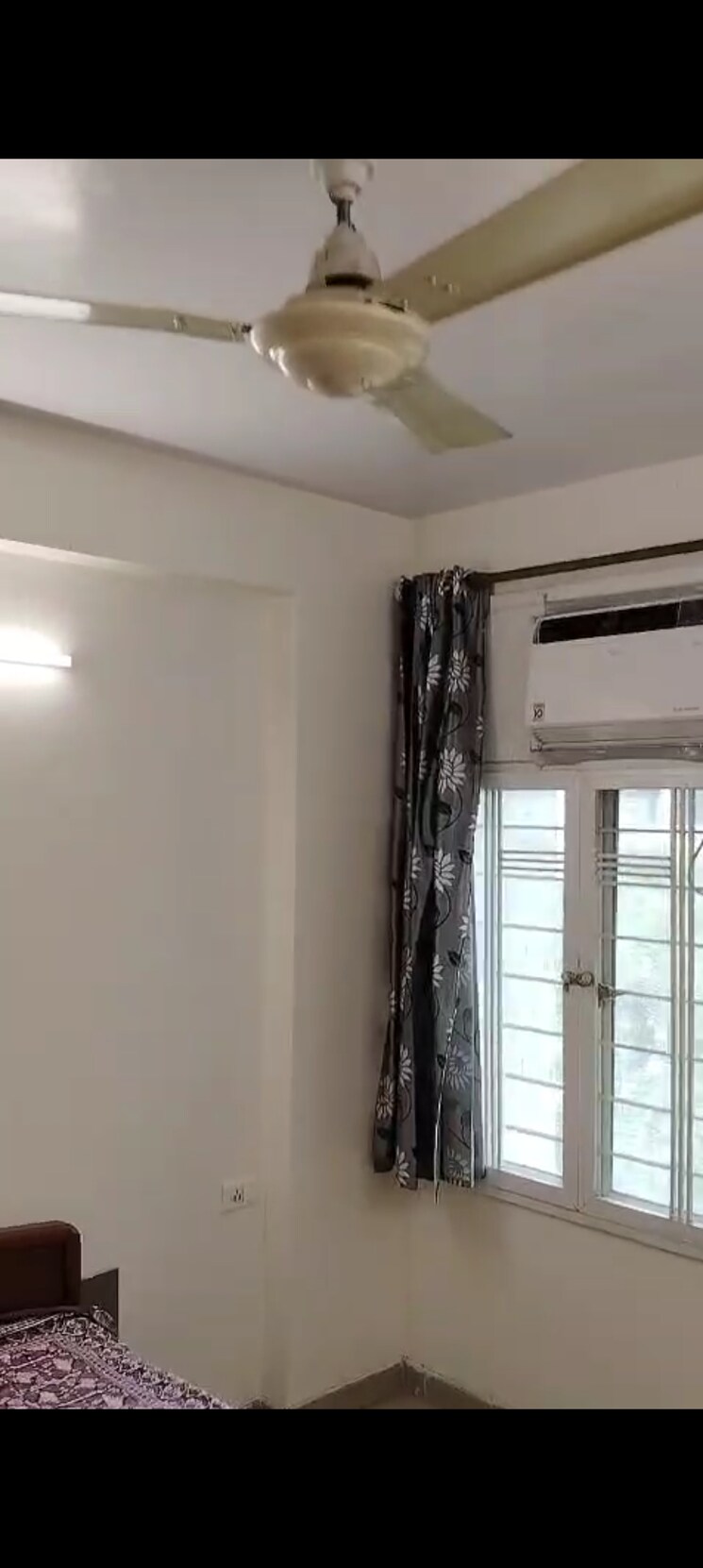 Room, sector 21c 4 Bedroom 1650 Sq.Ft. Apartment In Sector 21c Faridabad 8876824