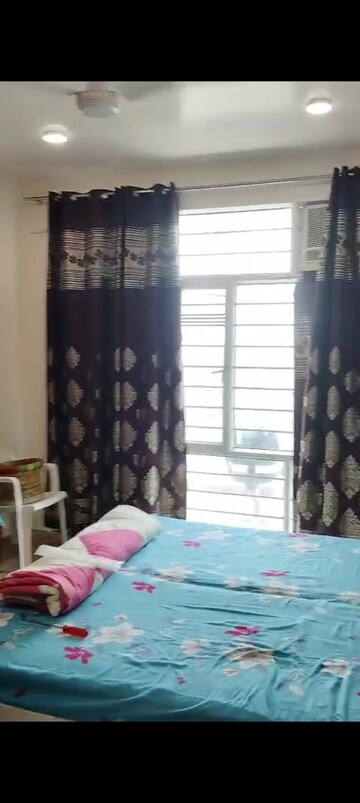 Bedroom in 4 BHK Apartment at Sector 21c – for Rent