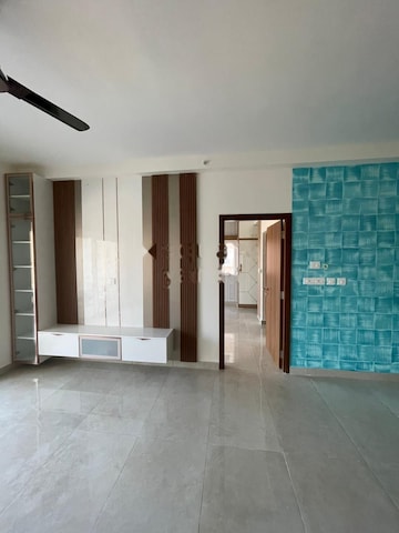 Room in 3 BHK Apartment at Prestige Finsbury Park Hyde, Bagaluru – for Rent