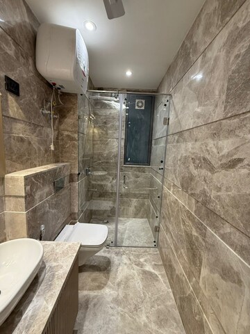 Furnished Amenities in 3 BHK Builder Floor at DLF Atria, Dlf Phase ii – for Sale