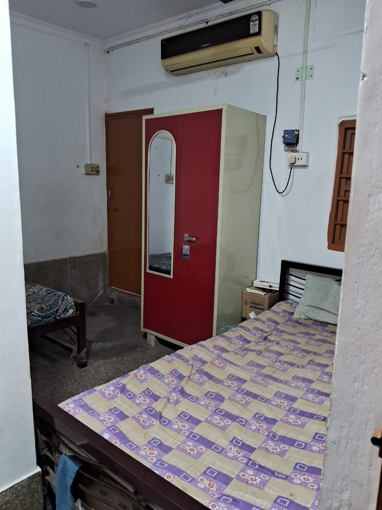 Bedroom, southern avenue Commercial Showroom 2000 Sq.Ft. In Southern Avenue Kolkata 8876737