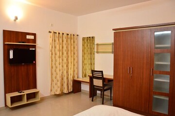 Bedroom in 6+ BHK Independent House at Indiranagar – for Sale