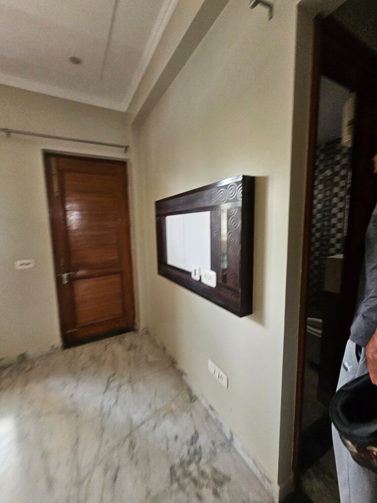 undefined, sector 9a 4 Bedroom 350 Sq.Yd. Builder Floor In Sector 9a Gurgaon 8876795