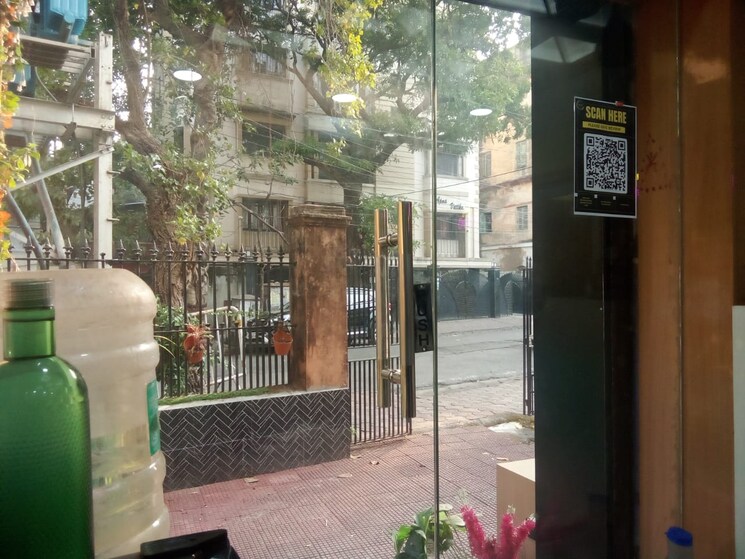 Balcony, hazra road Commercial Shop 250 Sq.Ft. In Hazra Road Kolkata 8876816