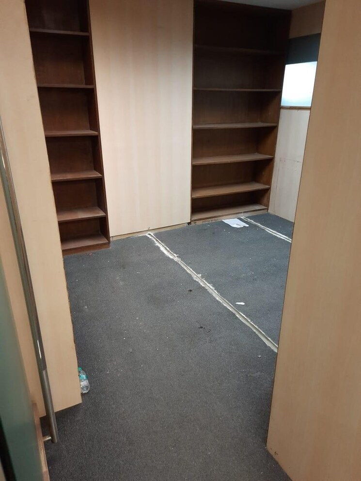 Room, nariman point Commercial Office Space 6500 Sq.Ft. In Nariman Point Mumbai 8876790