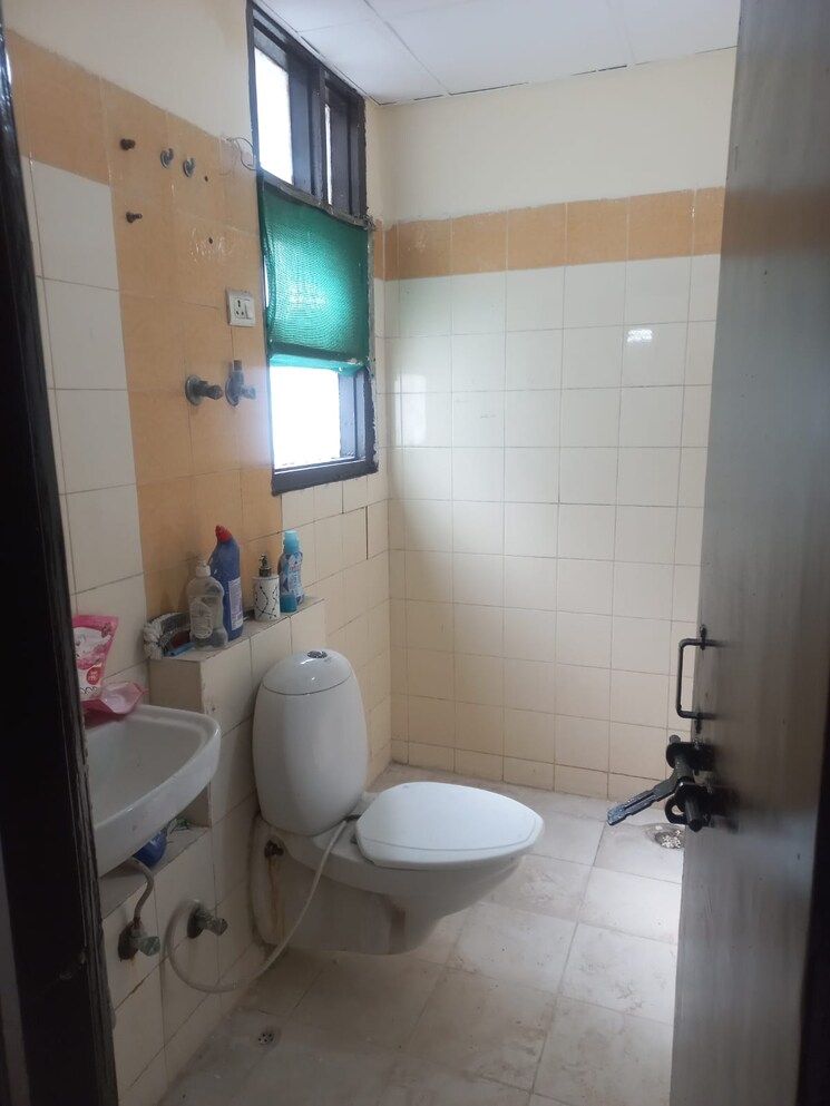 Bathroom, omaxe-heights 2 Bedroom 735 Sq.Ft. Apartment In Sector 86 Faridabad 8876825