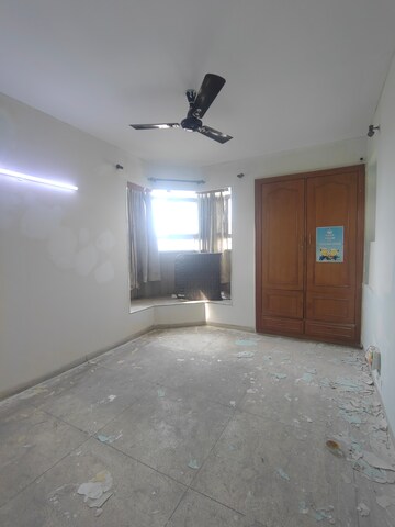 Building Lobby in 3 BHK Apartment at Unitech Sunbreeze Towers, Vaishali Sector 5 – for Rent