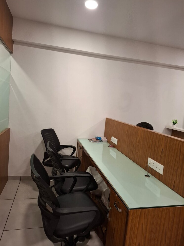 Team Area, science city Commercial Office Space 890 Sq.Ft. In Science City Ahmedabad 8877010