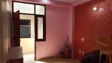 Room in 2 BHK Builder Floor at Vaishali Sector 6 – for Rent