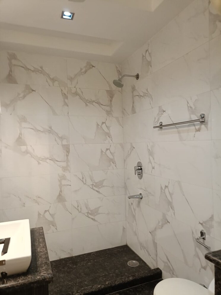 Bathroom, kailash colony 4 Bedroom 2700 Sq.Ft. Builder Floor In Kailash Colony Delhi 8877112