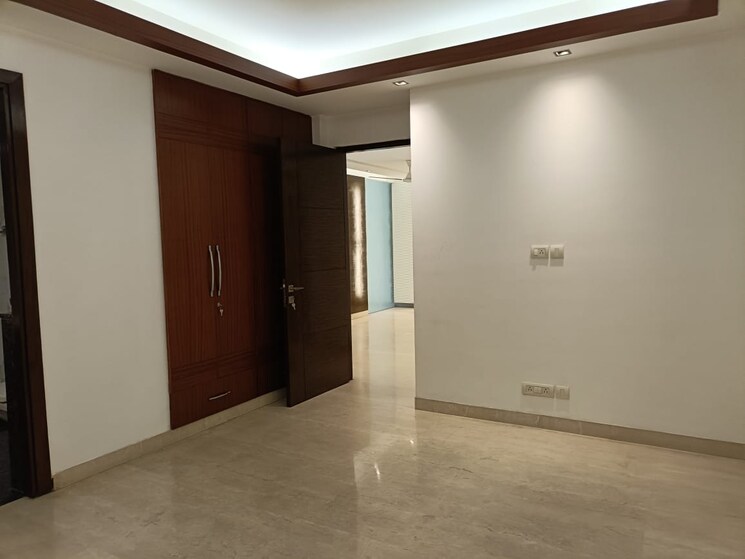 Room, kailash colony 4 Bedroom 2700 Sq.Ft. Builder Floor In Kailash Colony Delhi 8877112