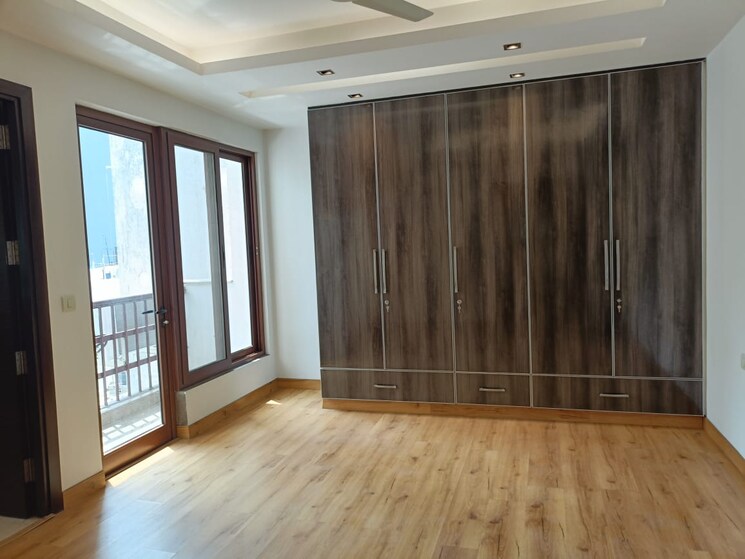 Room, kailash colony 4 Bedroom 2700 Sq.Ft. Builder Floor In Kailash Colony Delhi 8877112