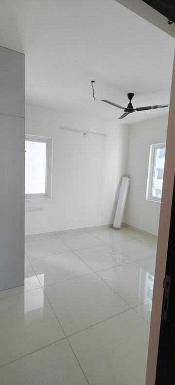 Room in 3 BHK Apartment at Aparna Sarovar Zicon, Nallagandla – for Rent