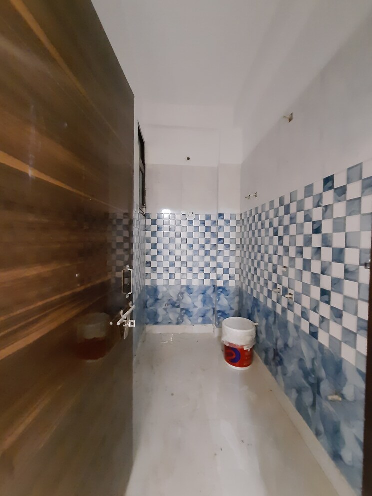 Bathroom, ankur vihar 2 Bedroom 620 Sq.Ft. Builder Floor In Ankur Vihar Delhi 8877073
