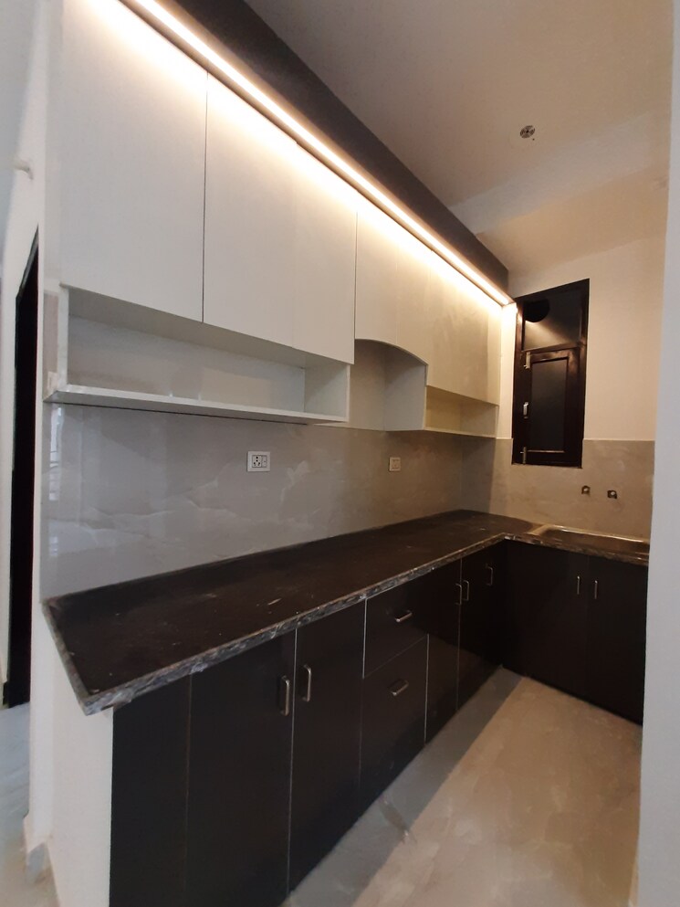 Kitchen, ankur vihar 2 Bedroom 620 Sq.Ft. Builder Floor In Ankur Vihar Delhi 8877073