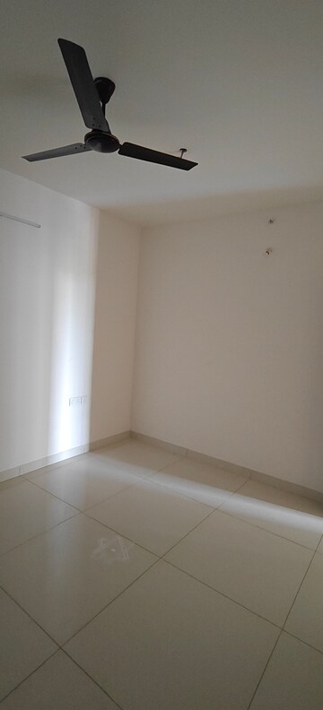 Room in 3 BHK Apartment at Aparna Sarovar Zicon, Nallagandla – for Rent