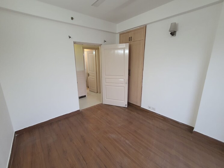 Room, bptp-the-resort 3.5 Bedroom 2040 Sq.Ft. Apartment In Sector 75 Faridabad 8877124