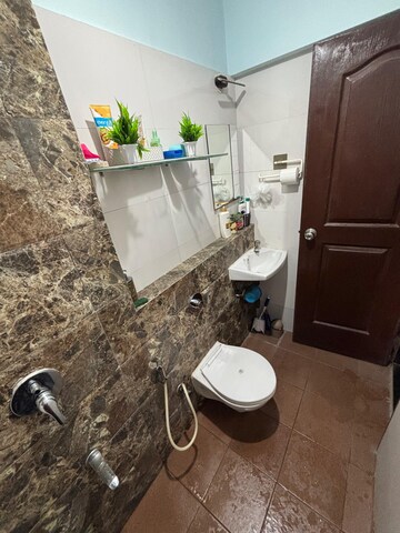 Master Bedroom in 2 BHK Apartment at Satellite Tower, Goregaon East – for Rent