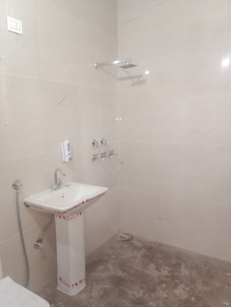 Bathroom, dhakoli 3 Bedroom 900 Sq.Ft. Apartment In Dhakoli Zirakpur 8877264