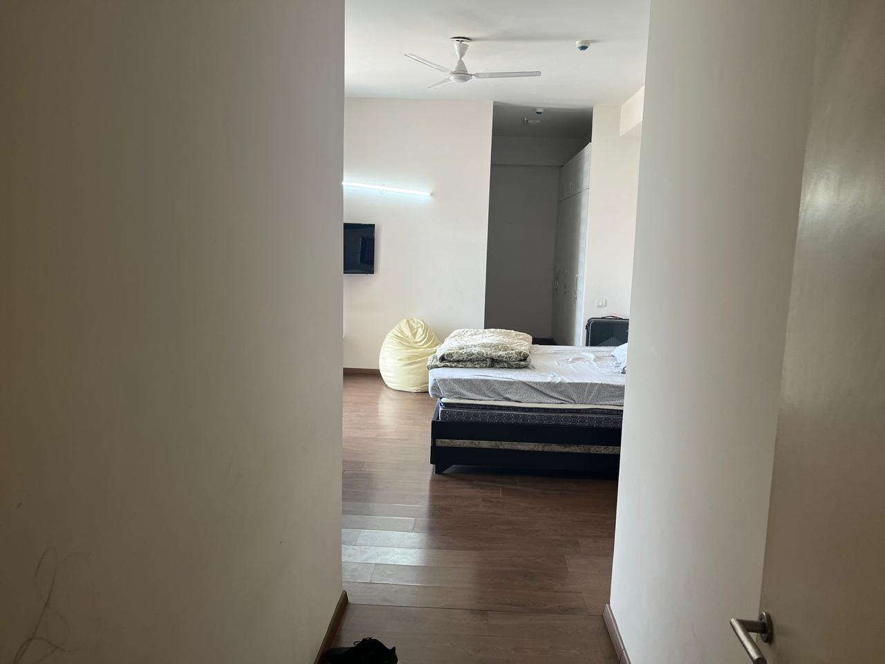 3 BHK + Pooja Room,Servant Room Apartment For Rent in Ireo Victory Valley