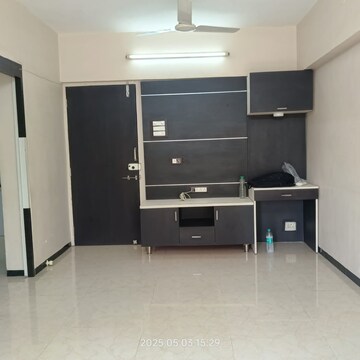 Kitchen in 2 BHK Apartment at Kandivali East – for Rent