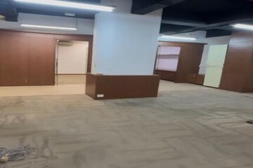 Room in  Office Space at Dalamal Tower, Nariman Point – for Sale