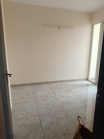 Room in 2 BHK Apartment at Shri Laxmi Celebration Residency, Vasundhara Sector 2b – for Rent