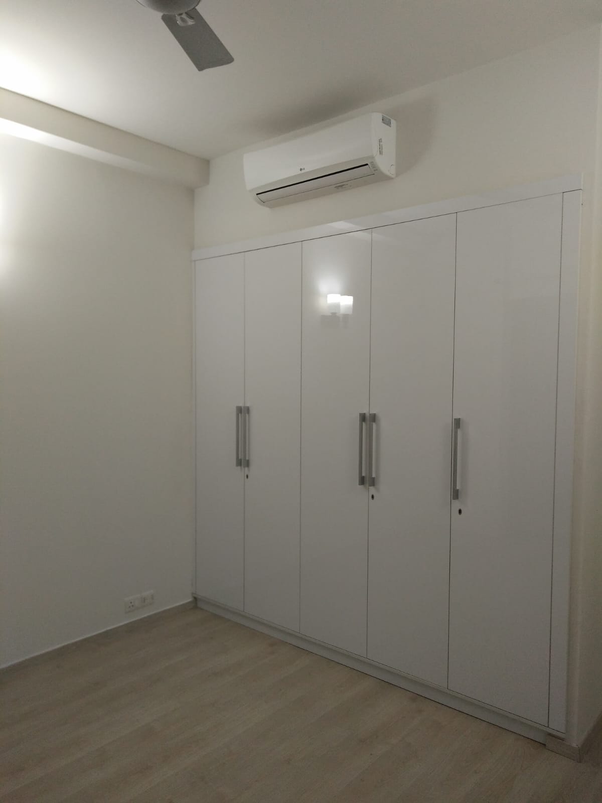 3 BHK + Servant Room Apartment For Sale in Dhoot Time Residency