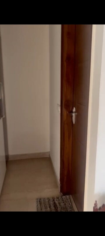 Room in 4 BHK Builder Floor at Palam Vihar Residents Association, Palam Vihar – for Rent
