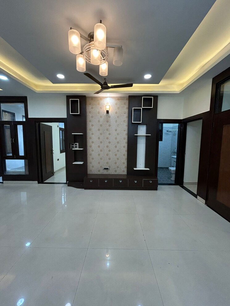 Room, syndicate-staff-quarters-vasundhara 4 Bedroom 250 Sq.Yd. Builder Floor In Vasundhara Sector 4 Ghaziabad 8877469