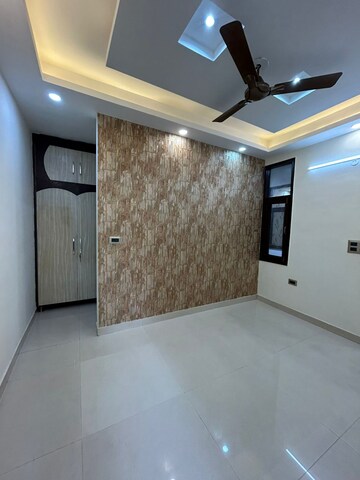 Room in 4 BHK Builder Floor at Syndicate Staff Quarters Vasundhara, Vasundhara Sector 4 – for Sale