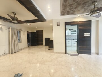 Room in 3 BHK Builder Floor at Hsr Layout – for Rent