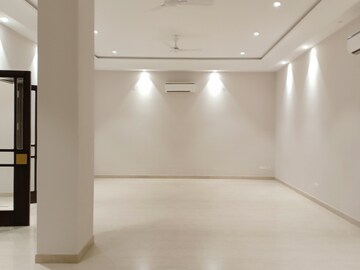 Room in 4 BHK Apartment at Boutique Residential Apartments D-6 4, Vasant Vihar – for Sale