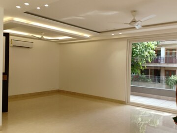 Room in 4 BHK Apartment at Boutique Residential Apartments D-6 4, Vasant Vihar – for Sale