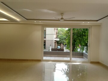 Room in 4 BHK Apartment at Boutique Residential Apartments D-6 4, Vasant Vihar – for Sale
