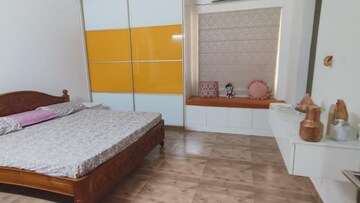Room in 4 BHK Villa at Akshaja Insignia, Narsingi – for Rent
