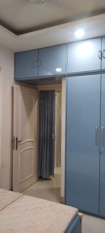 Building Lobby in 3 BHK Apartment at Raheja Sherwood, Goregaon East – for Rent