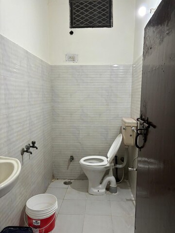 Bathroom in 3 BHK Apartment at RWA Apartments Sector 50, Sector 50 – for Rent