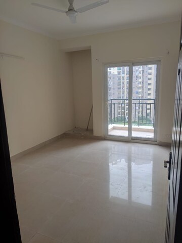 Bedroom in 2 BHK Apartment at Paramount Floraville, Sector 137 – for Rent