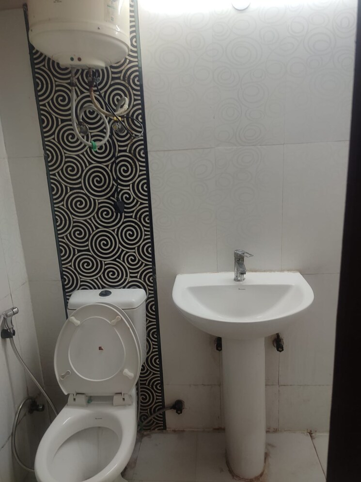 Attached Bathroom, paramount-floraville 2 Bedroom 1045 Sq.Ft. Apartment In Sector 137 Noida 8877535