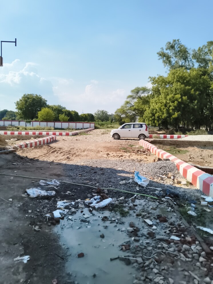 undefined, sarojini nagar  1000 Sq.Ft. Plot In Sarojini Nagar Lucknow 8877607