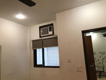 Room in 3 BHK Apartment at RWA Apartments, Sector 31 – for Rent
