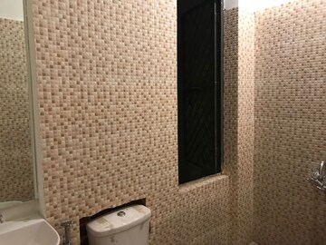 Bathroom in 3 BHK Apartment at RWA Apartments, Sector 31 – for Rent