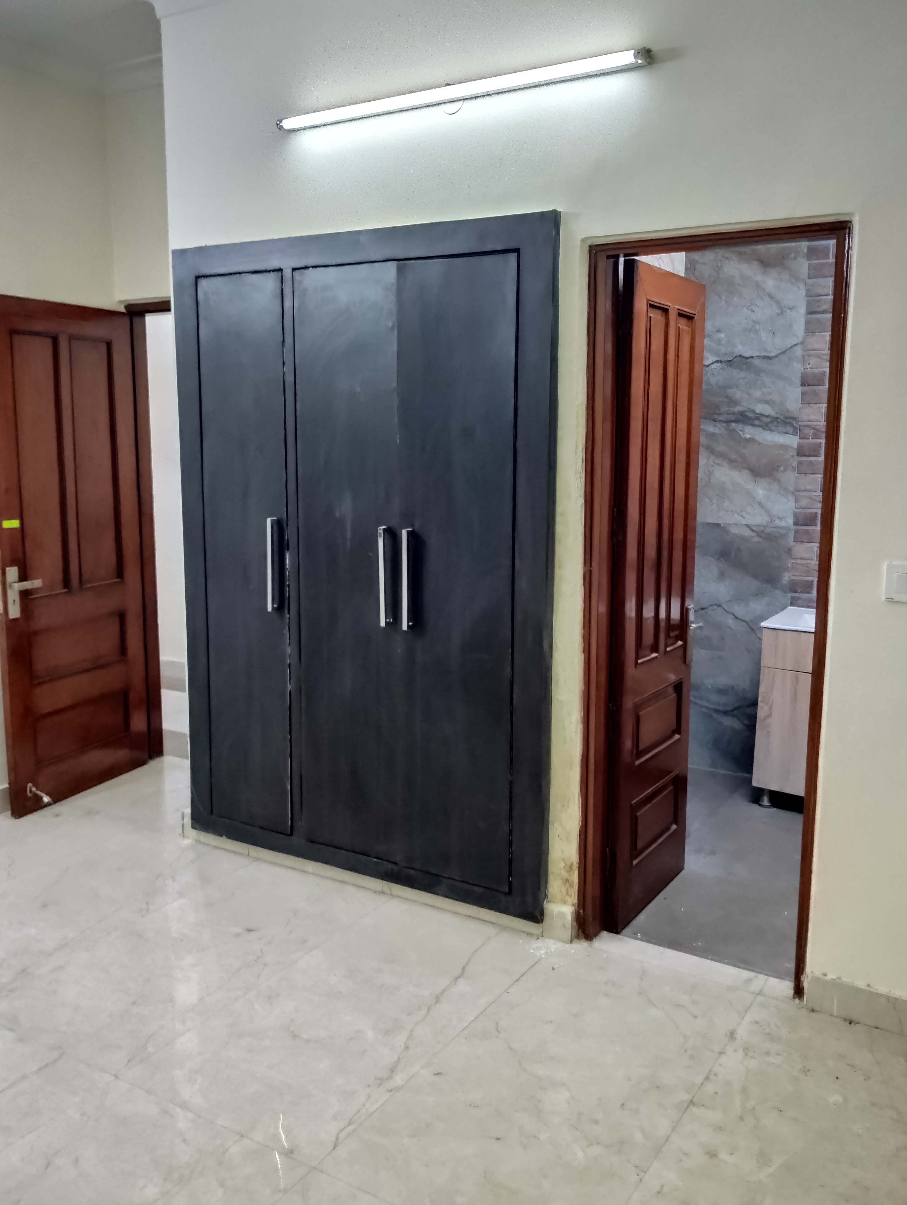 3 BHK + Pooja Room,Servant Room Independent House For Rent in Sector 14
